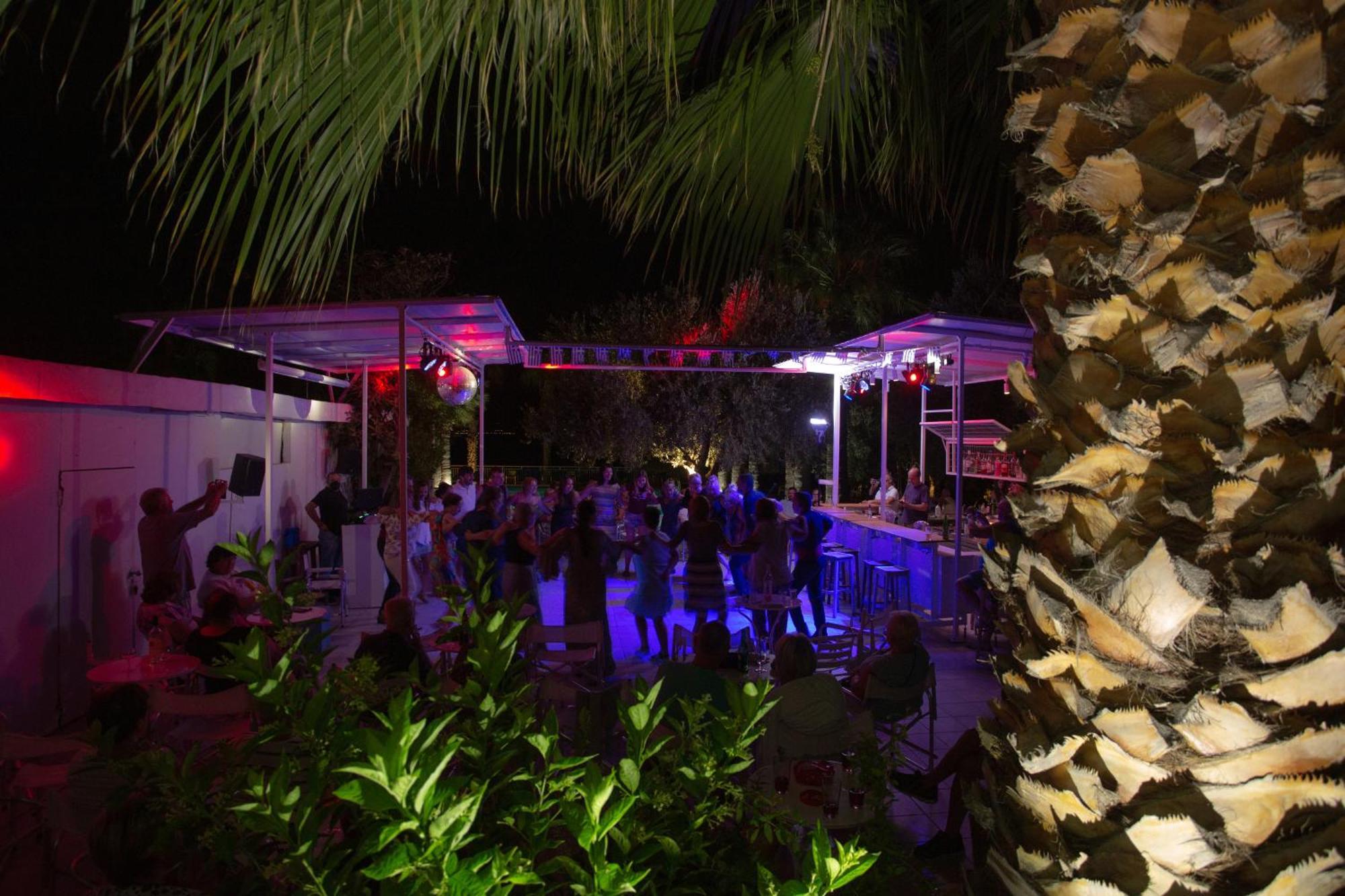 Hotel Sissy Kamena Vourla Exterior foto